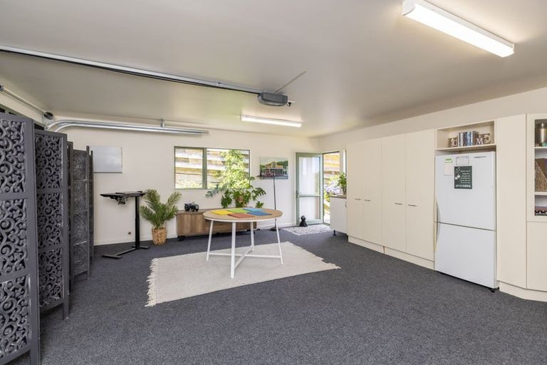 Photo of property in 56 Kakariki Grove, Waikanae, 5036