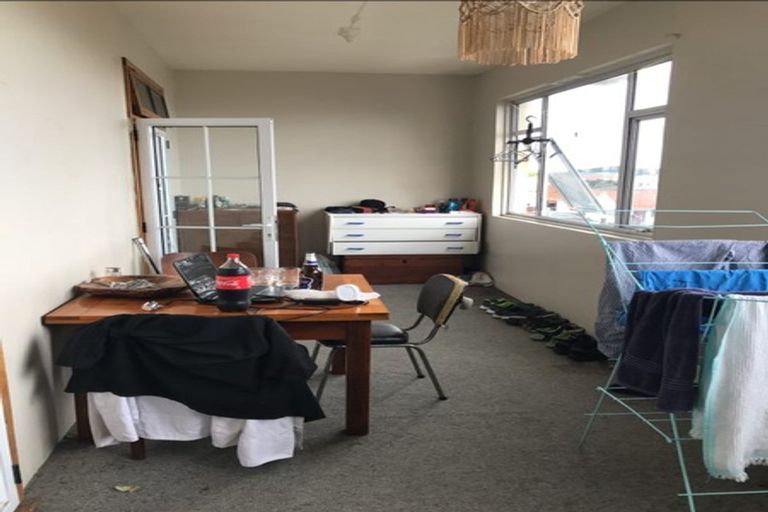 Photo of property in Devonport Apartments, 36/127 Saint Aubyn Street, New Plymouth, 4310