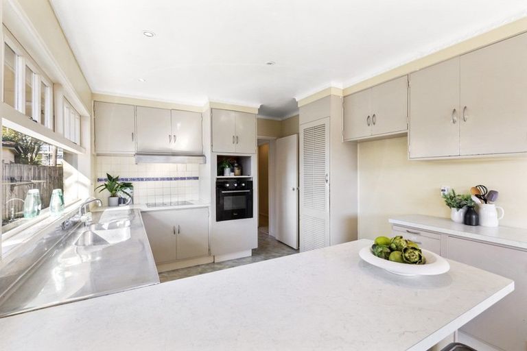 Photo of property in 11 Fielding Crescent, Farm Cove, Auckland, 2012