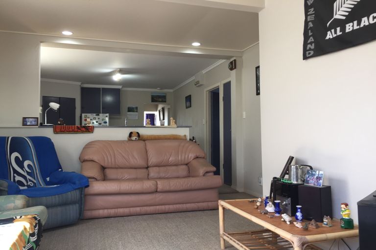 Photo of property in 47 Beach Road, Waihi Beach, 3611