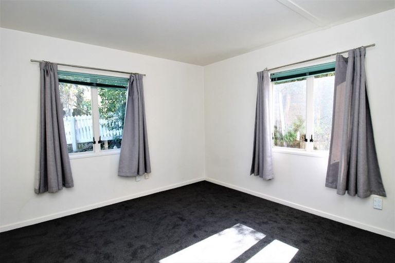 Photo of property in 80m Tirimoana Road, Te Atatu South, Auckland, 0602