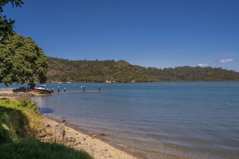 Photo of property in 67 Robinson Road, Whitianga, 3510