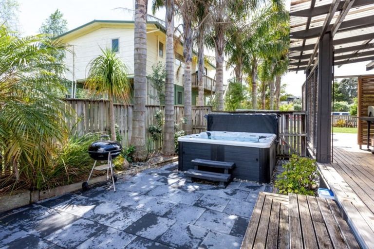 Photo of property in 29 Oyster Drive, Cooks Beach, Whitianga, 3591