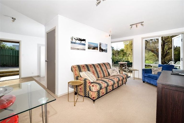 Photo of property in 2/11 Kahika Road, Birkdale, Auckland, 0626