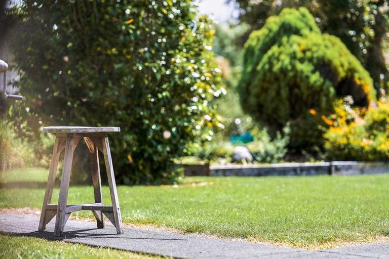 Photo of property in 42 Domain Road, Otaki, 5512