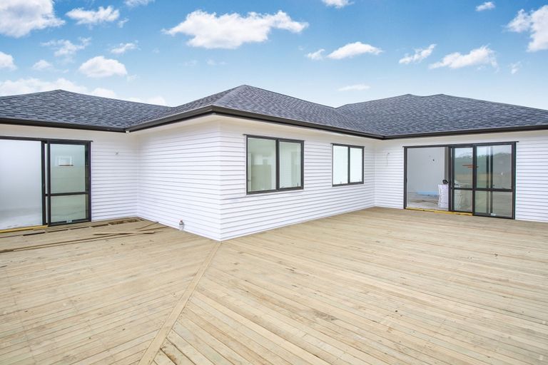 Photo of property in 25 Jelas Drive, Riverhead, 0820