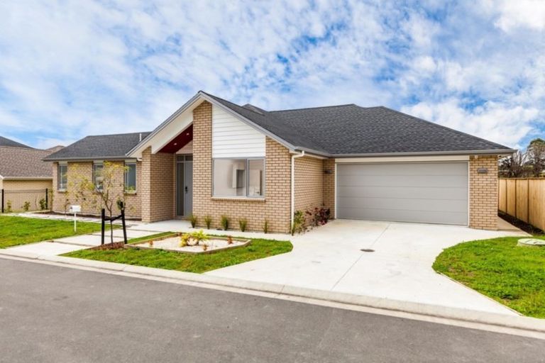 Photo of property in 10 Ahorangi Road, Silverdale, 0932