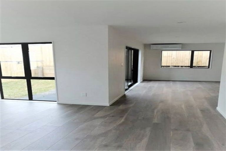 Photo of property in 17c Massine Place, Randwick Park, Auckland, 2105