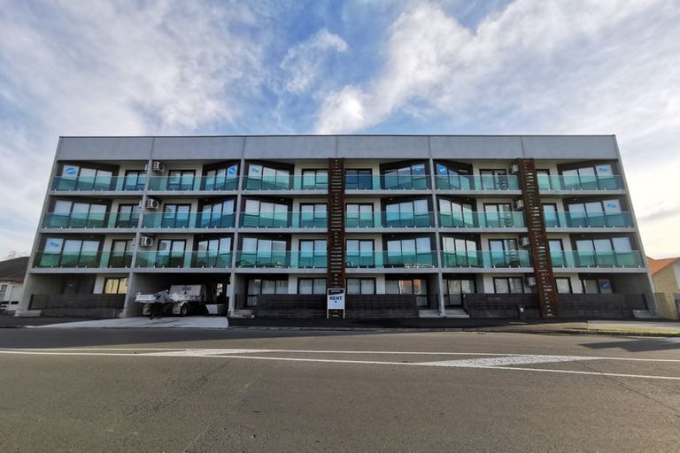 Photo of property in 206/9 East Street, Papakura, 2110