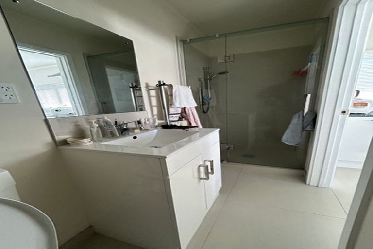 Photo of property in 18 Webb Place, Forrest Hill, Auckland, 0620