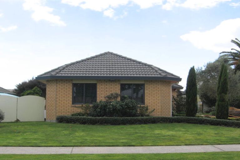 Photo of property in 10 Maesbury Close, Papamoa Beach, Papamoa, 3118