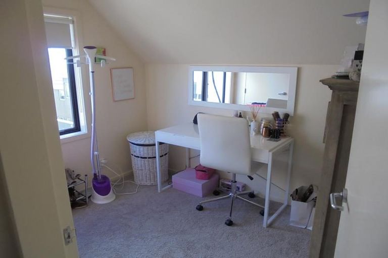 Photo of property in 2/240 The Terrace, Wellington Central, Wellington, 6011