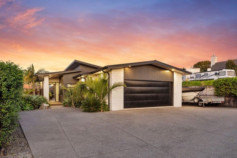 Photo of property in 6 Omapere Lane, Pyes Pa, Tauranga, 3112