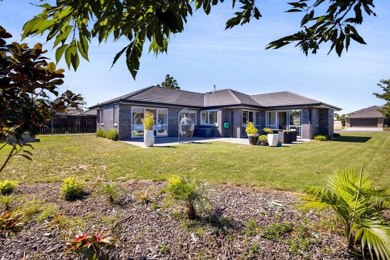 Photo of property in 13 Cooke Farm Grove, Waiwhakaiho, New Plymouth, 4312