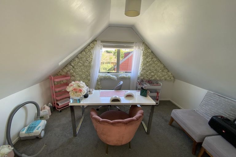 Photo of property in 13 Caspian Close, New Lynn, Auckland, 0600