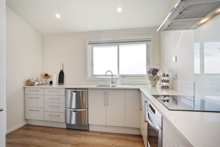 Photo of property in 14 Saint Andrews Hill Road, Mount Pleasant, Christchurch, 8081