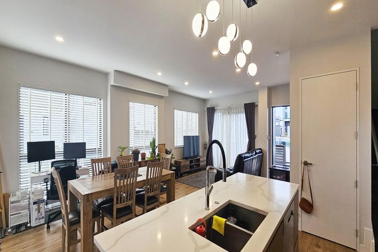 Photo of property in 23 Fredrick Hanson Road, Papakura, 2110