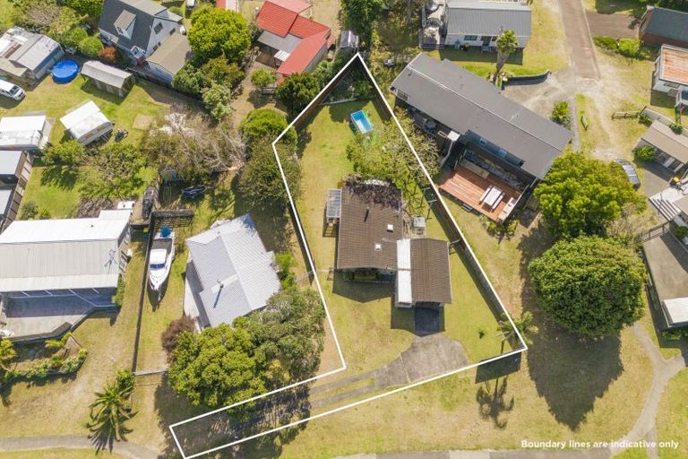 Photo of property in 13 Coronation Row, Pauanui, Hikuai, 3579