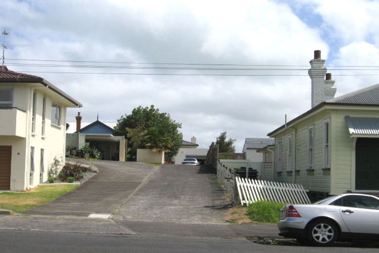 Photo of property in 74 Hinemoa Street, Birkenhead, Auckland, 0626