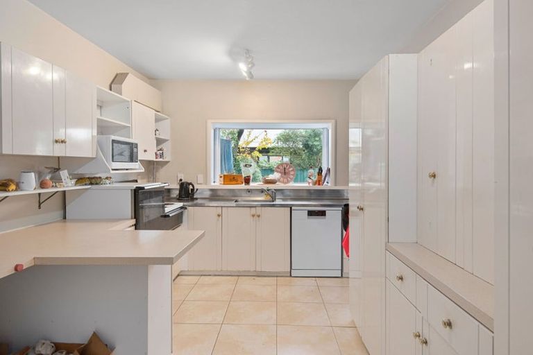Photo of property in 167 Memorial Avenue, Burnside, Christchurch, 8053
