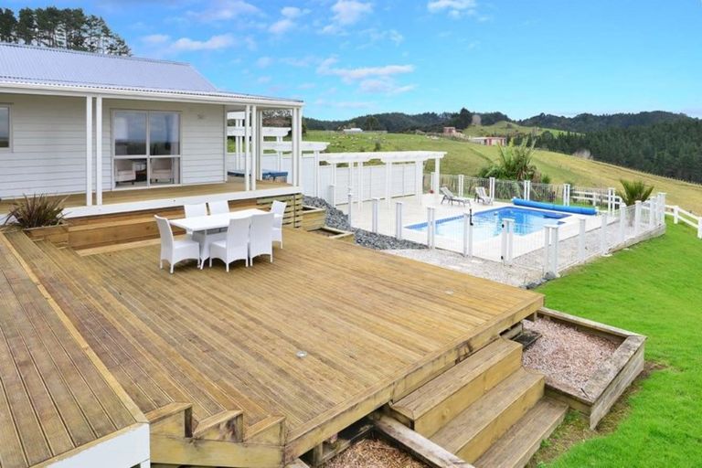 Photo of property in 118 Upper Orewa Road, Wainui, Silverdale, 0992