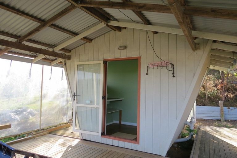 Photo of property in 95 Top Town Place, Coromandel, 3506