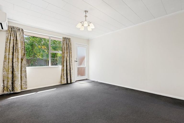 Photo of property in 3/5 Division Street, Riccarton, Christchurch, 8041