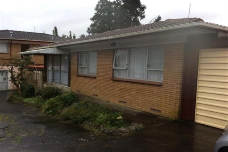 Photo of property in 2/28 Grande Vue Road, Hillpark, Auckland, 2102