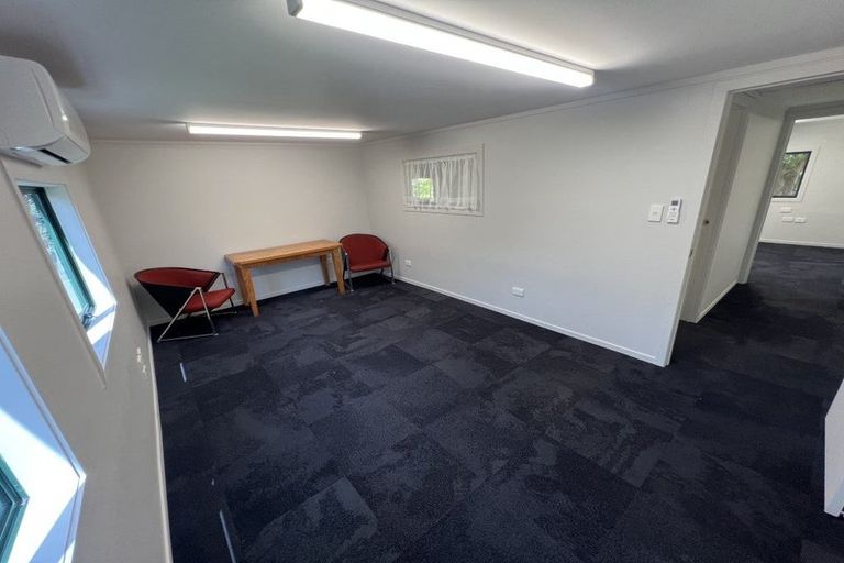 Photo of property in 13 Taupaki Road, Taupaki, Henderson, 0782