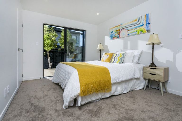 Photo of property in 15b Koromiko Street, New Lynn, Auckland, 0600