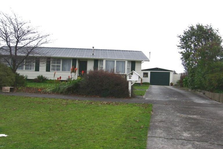 Photo of property in 20 Suzanne Grove, Kelvin Grove, Palmerston North, 4414