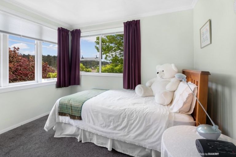 Photo of property in 337 Stokes Valley Road, Stokes Valley, Lower Hutt, 5019