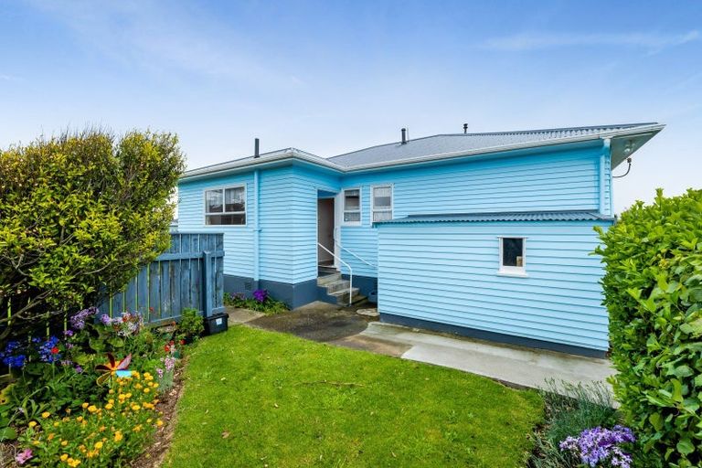 Photo of property in 47 Domett Street, Opunake, 4616