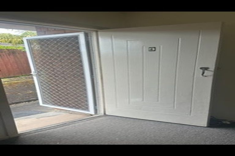 Photo of property in 3/81 Seabrook Avenue, New Lynn, Auckland, 0600