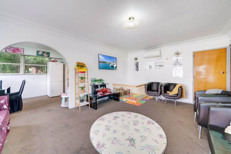 Photo of property in 10 Mckean Avenue, Manurewa, Auckland, 2102