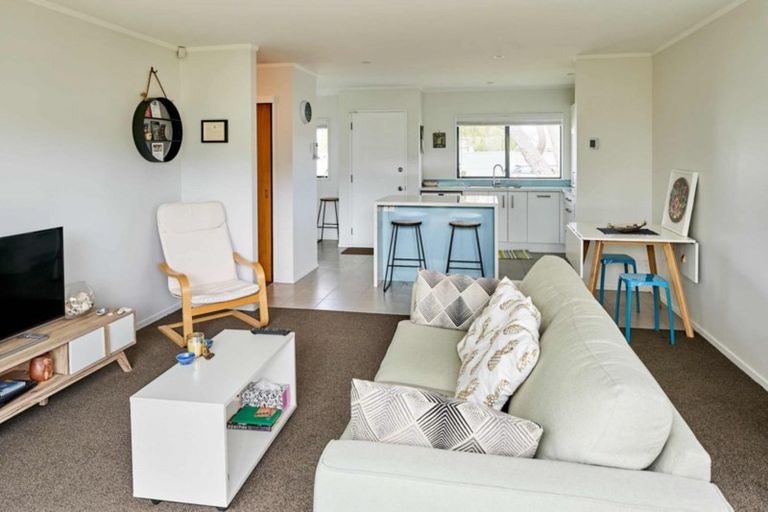 Photo of property in 2/26 Mason Street, Moera, Lower Hutt, 5010