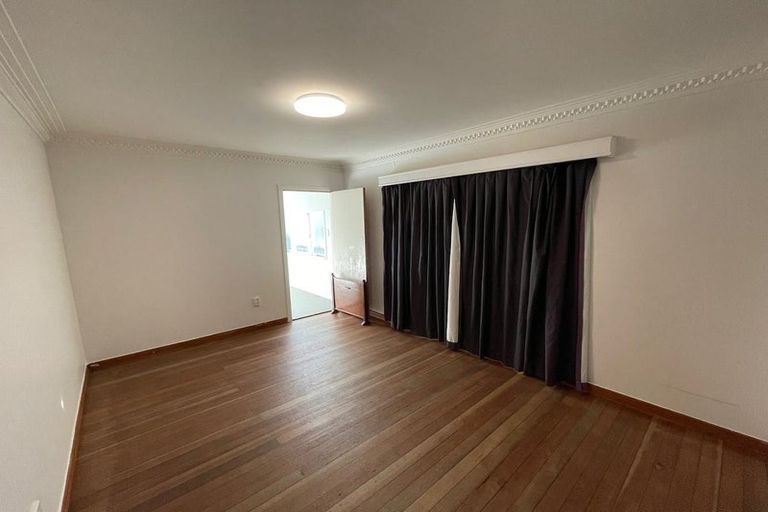 Photo of property in 8 Brains Road, Kelston, Auckland, 0602