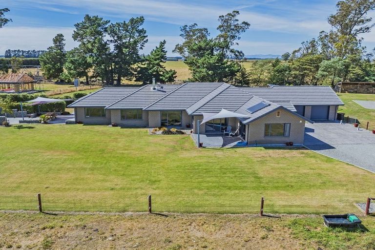 Photo of property in 9 Thorndon Close, Kirwee, Darfield, 7571