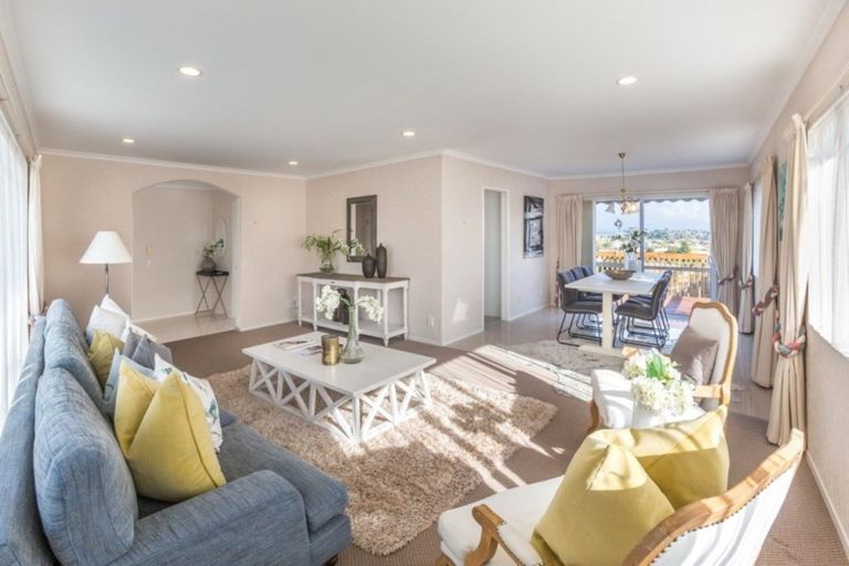 Photo of property in 9 Trovare Place, Golflands, Auckland, 2013