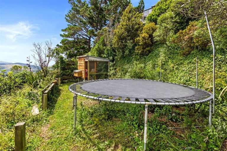 Photo of property in 32 Chapman Street, Newlands, Wellington, 6037