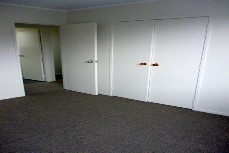 Photo of property in 2/30 Karepo Crescent, Ranui, Auckland, 0612