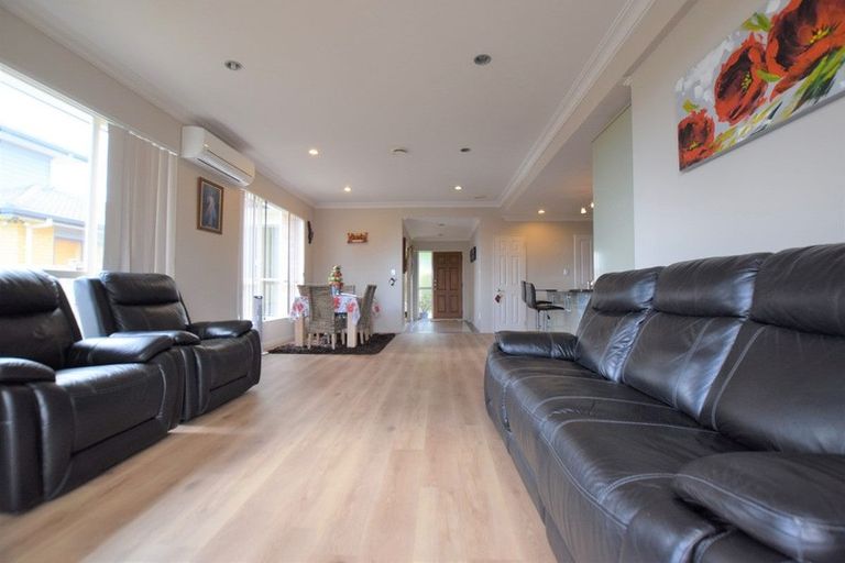 Photo of property in 23 Leafield Crescent, Henderson, Auckland, 0612