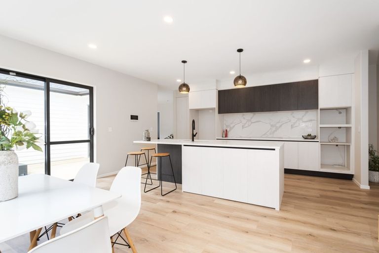 Photo of property in 4 Maraeariki Avenue, Orewa, 0931