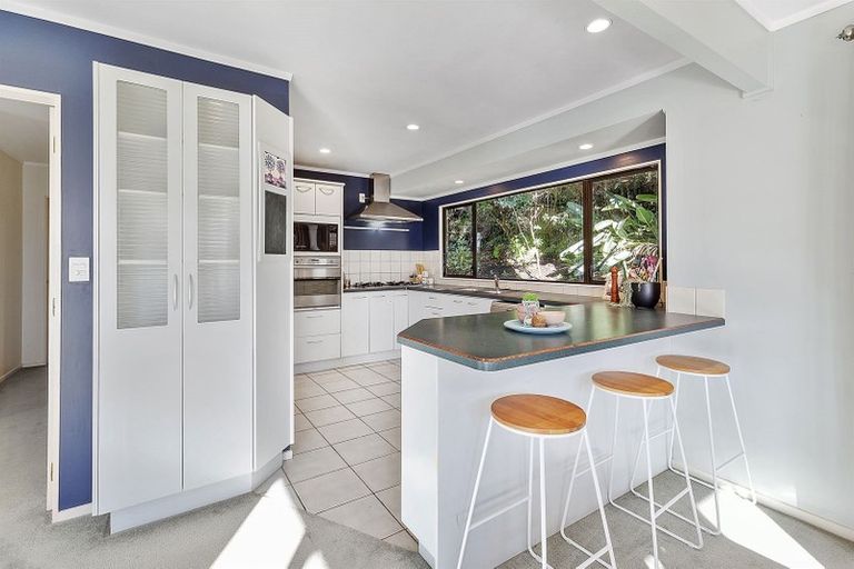 Photo of property in 16a Mana View Road, Paremata, Porirua, 5026