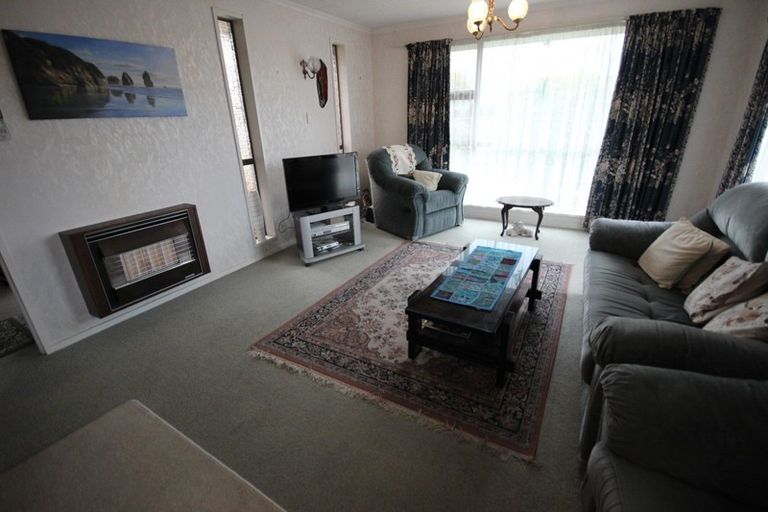 Photo of property in 10 Huhana Court, Hokowhitu, Palmerston North, 4410