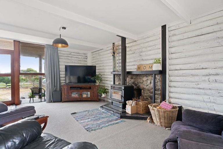 Photo of property in 354 Linton Road, Maungaturoto, 0583