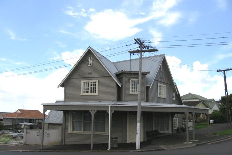 Photo of property in 25 Rosebank Road, Avondale, Auckland, 1026
