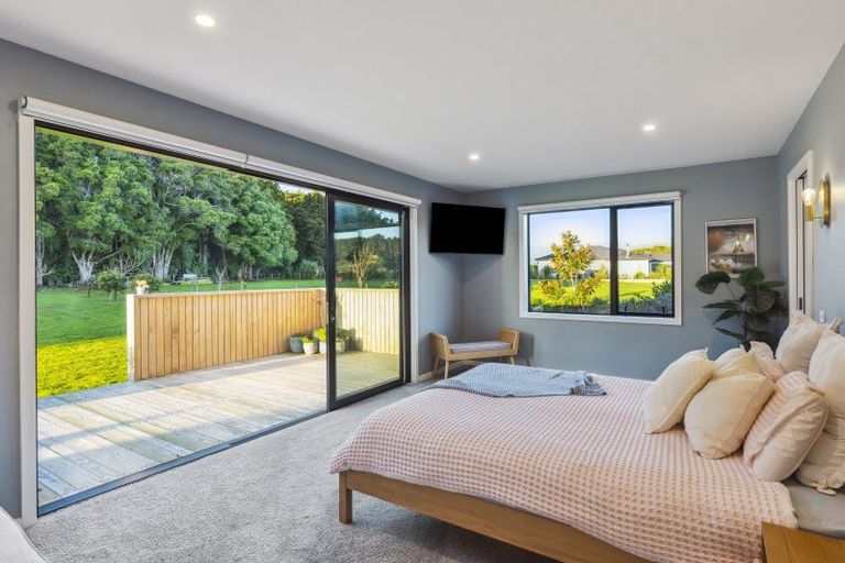 Photo of property in 34 Ohau Gravels Way, Ohau, Levin, 5570