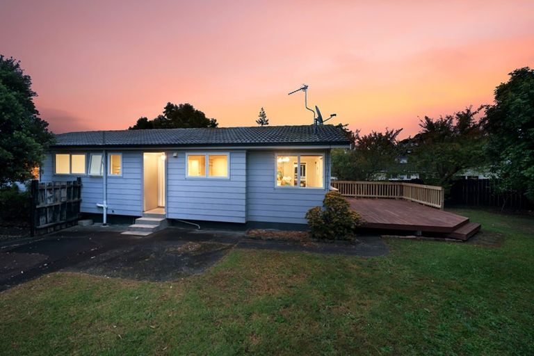 Photo of property in 17 Clyma Place, Massey, Auckland, 0614