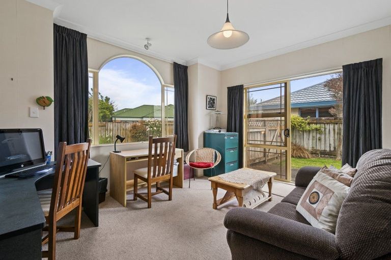 Photo of property in 35 Madison Avenue, Milson, Palmerston North, 4414